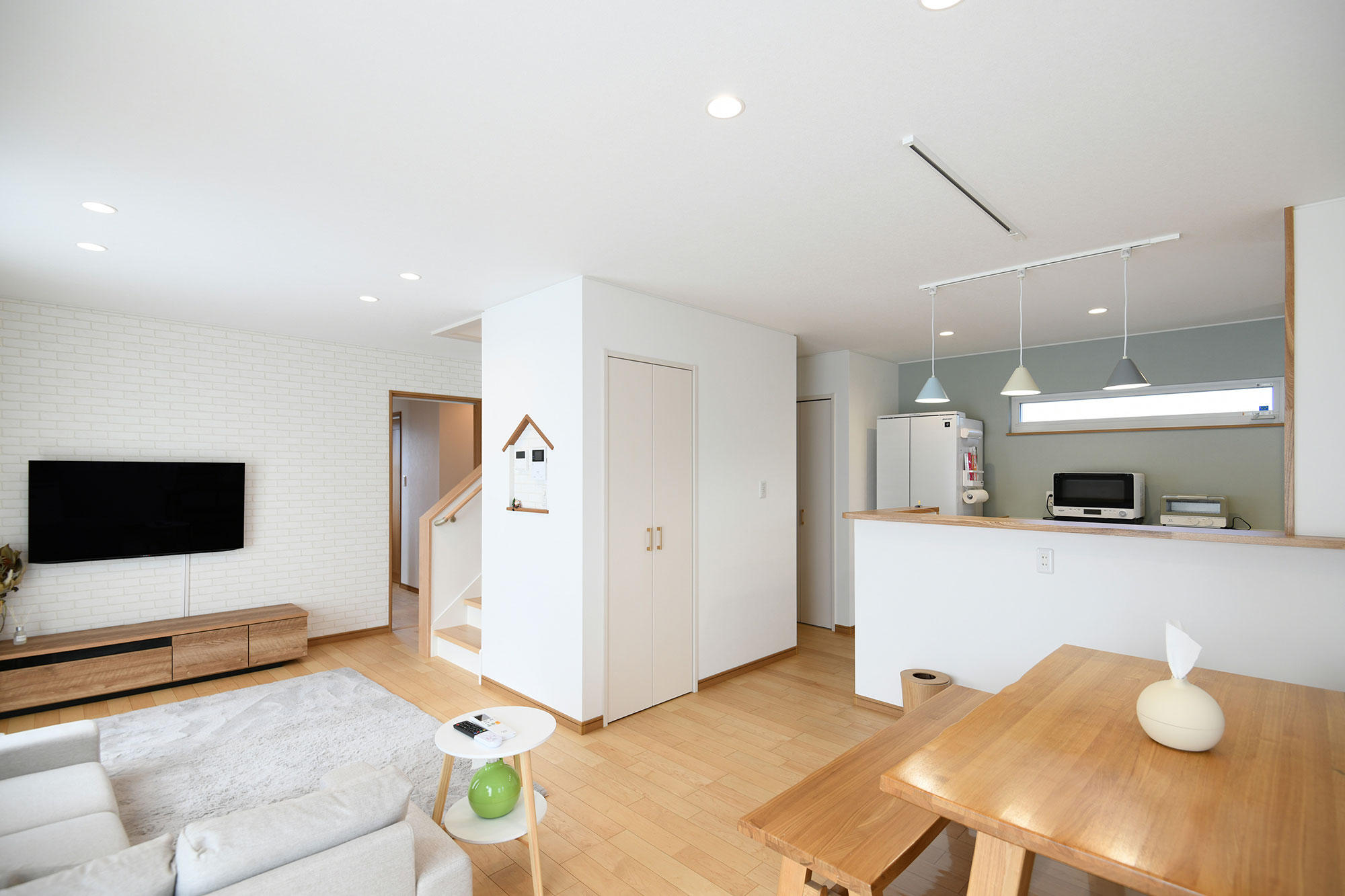 写真:光降り注ぐ、北欧ナチュラルの住まい